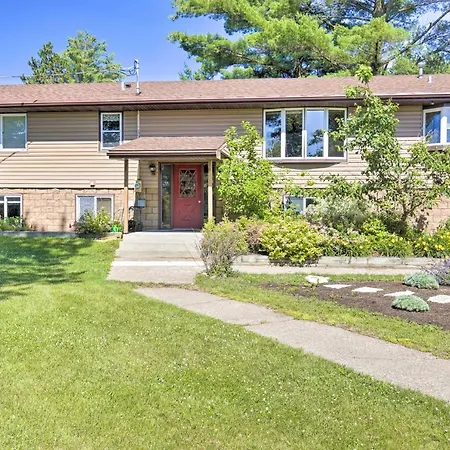 Simple Cranberry And Wine Farm Home With Fire Pit!